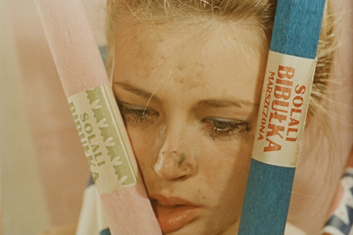 Gesicht einer Frau mit nachdenklichem Ausdruck